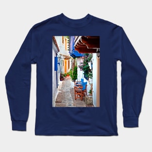 Picturesque alley in Skopelos Long Sleeve T-Shirt